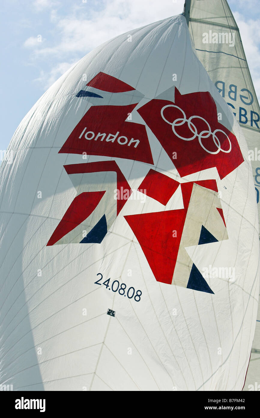 Les Jeux Olympiques de Londres de 2012 logo affiché sur un spinnaker Banque D'Images