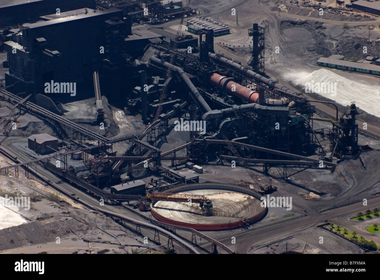 L'usine de ciment de brûler du charbon industrial Banque D'Images