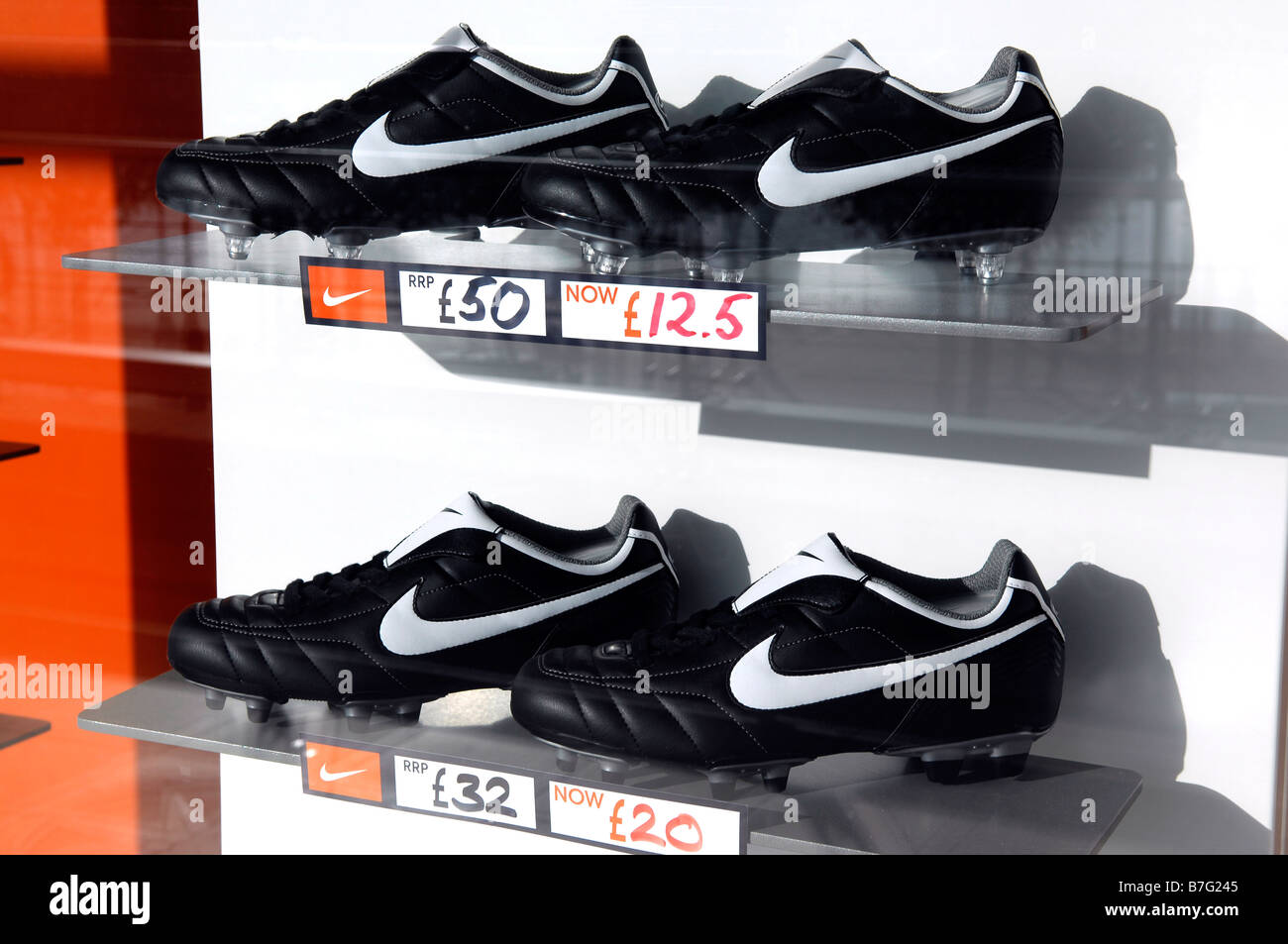 De Chaussures Foot L Réduit Nike XwkiPTOZu