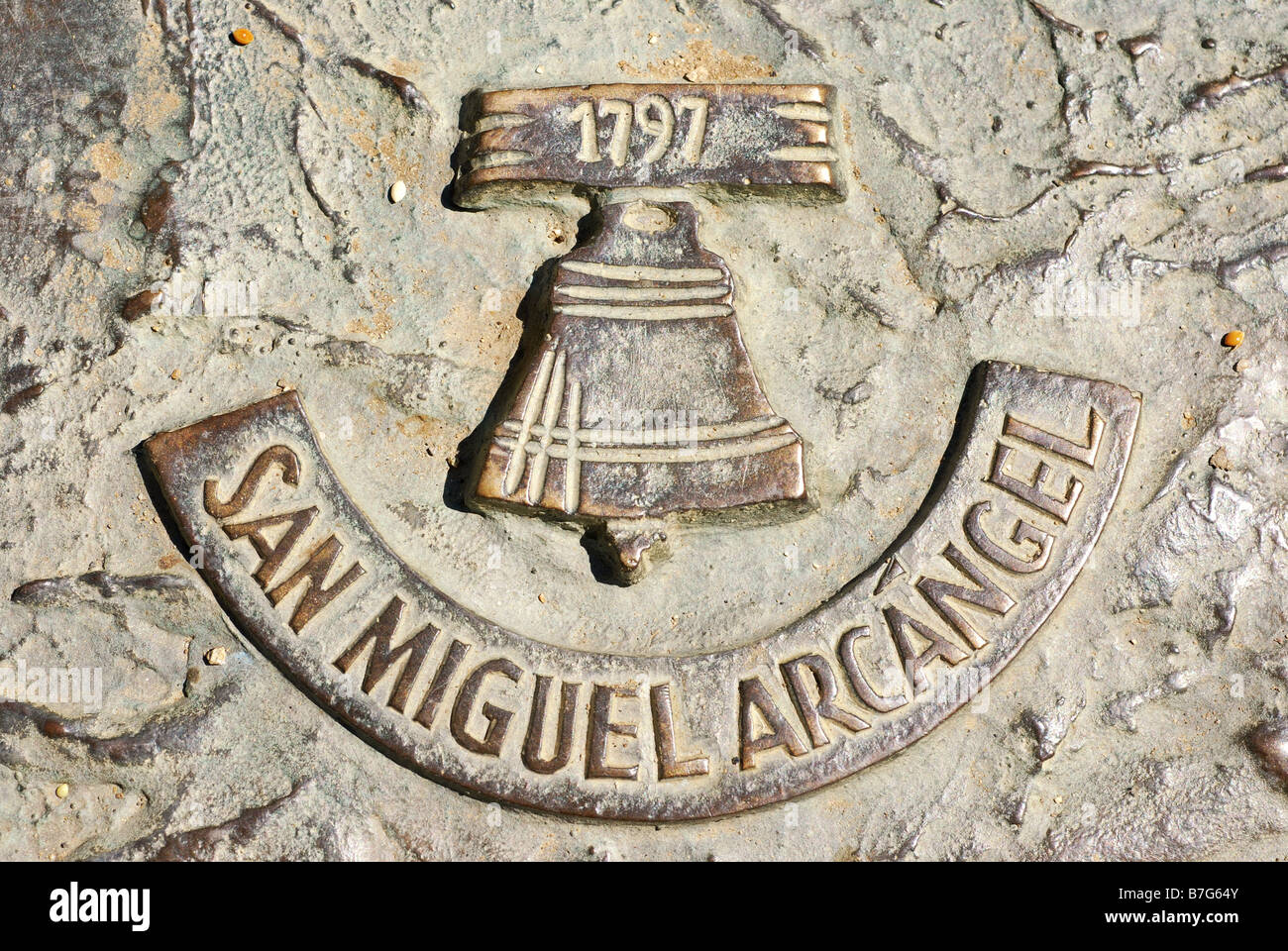 Mission San Miguel Arcangel statue sur la plaque à la California State University Sacramento Banque D'Images