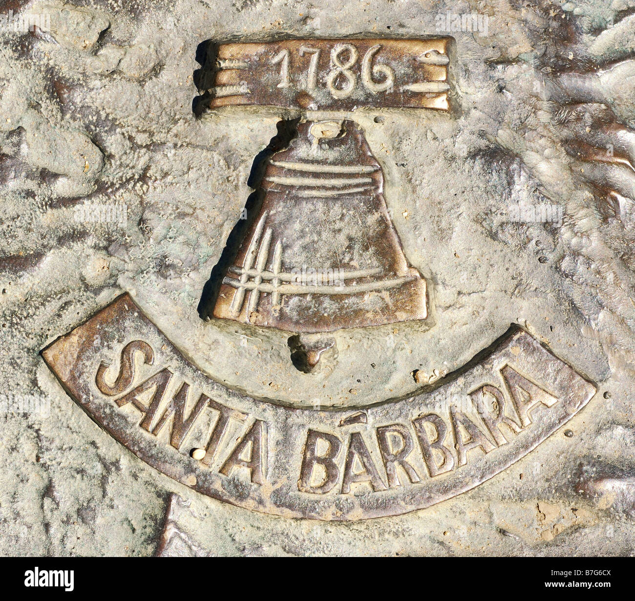 Mission Santa Barbara plaque sur statue à la California State University Sacramento Banque D'Images