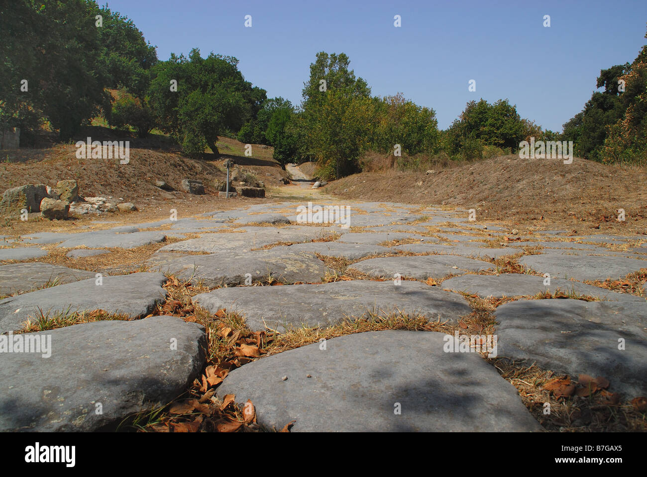 Italie,Campanie,Campi Flegrei,les ruines de l'acropole de Cuma. La via Sacra. Banque D'Images