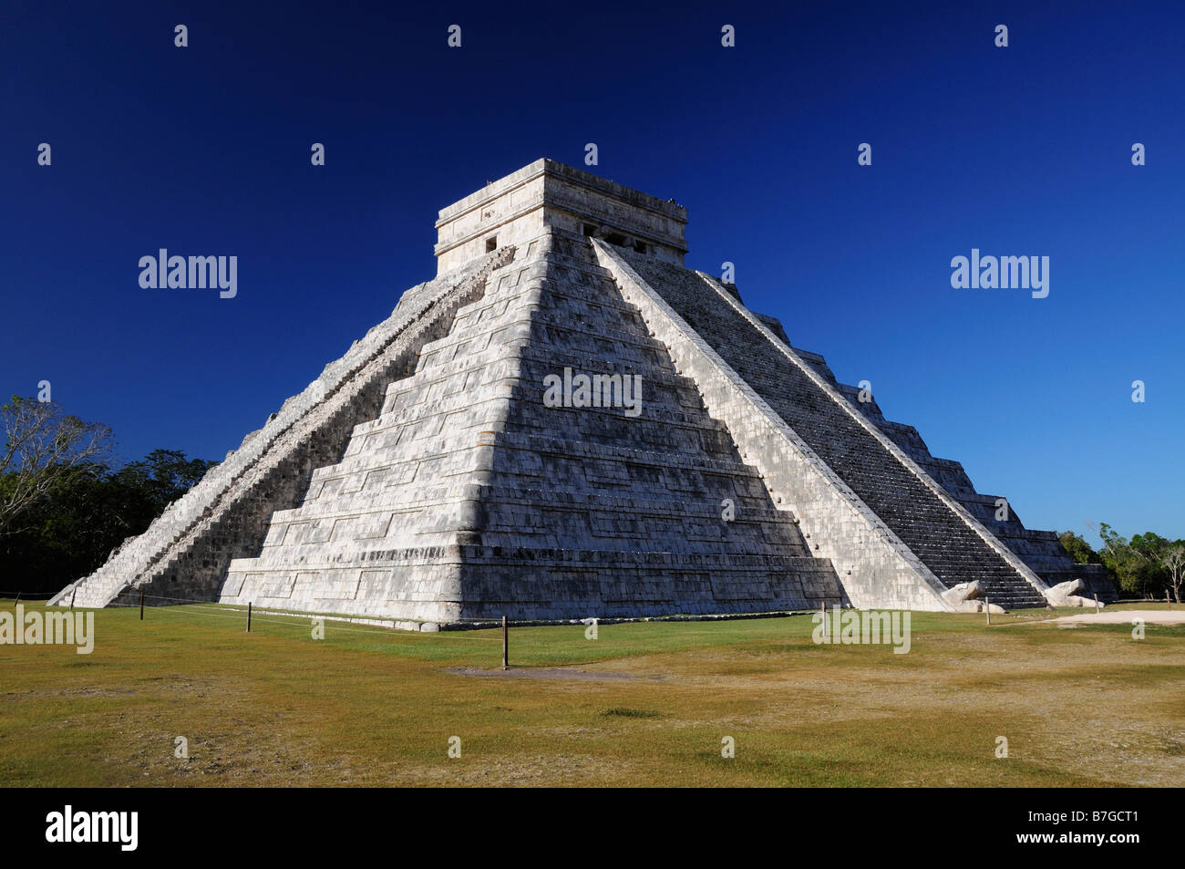 Pyramide de Kukulcán Chichen Itza, site maya Banque D'Images