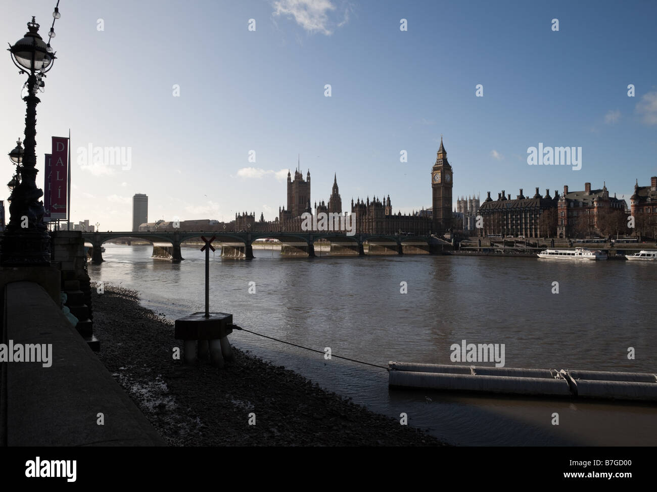 Chambres du Parlement et de Westminster Bridge sur la Tamise Banque D'Images