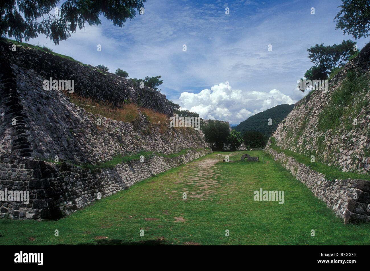 Le jeu de balle nord à la Ruines de Xochicalco près de Cuernavaca, Morelos, Mexique. Banque D'Images