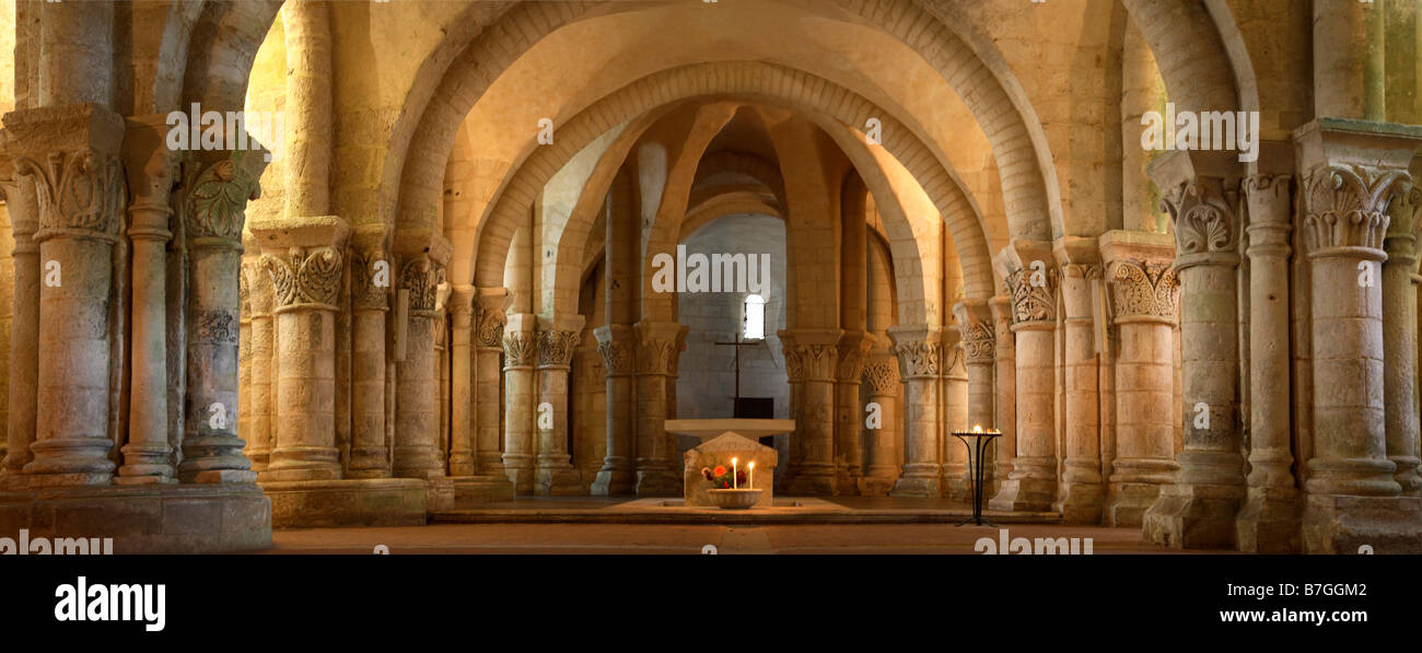 Crypte DE L'ÉGLISE SAINT EUTROPE SAINTES Banque D'Images