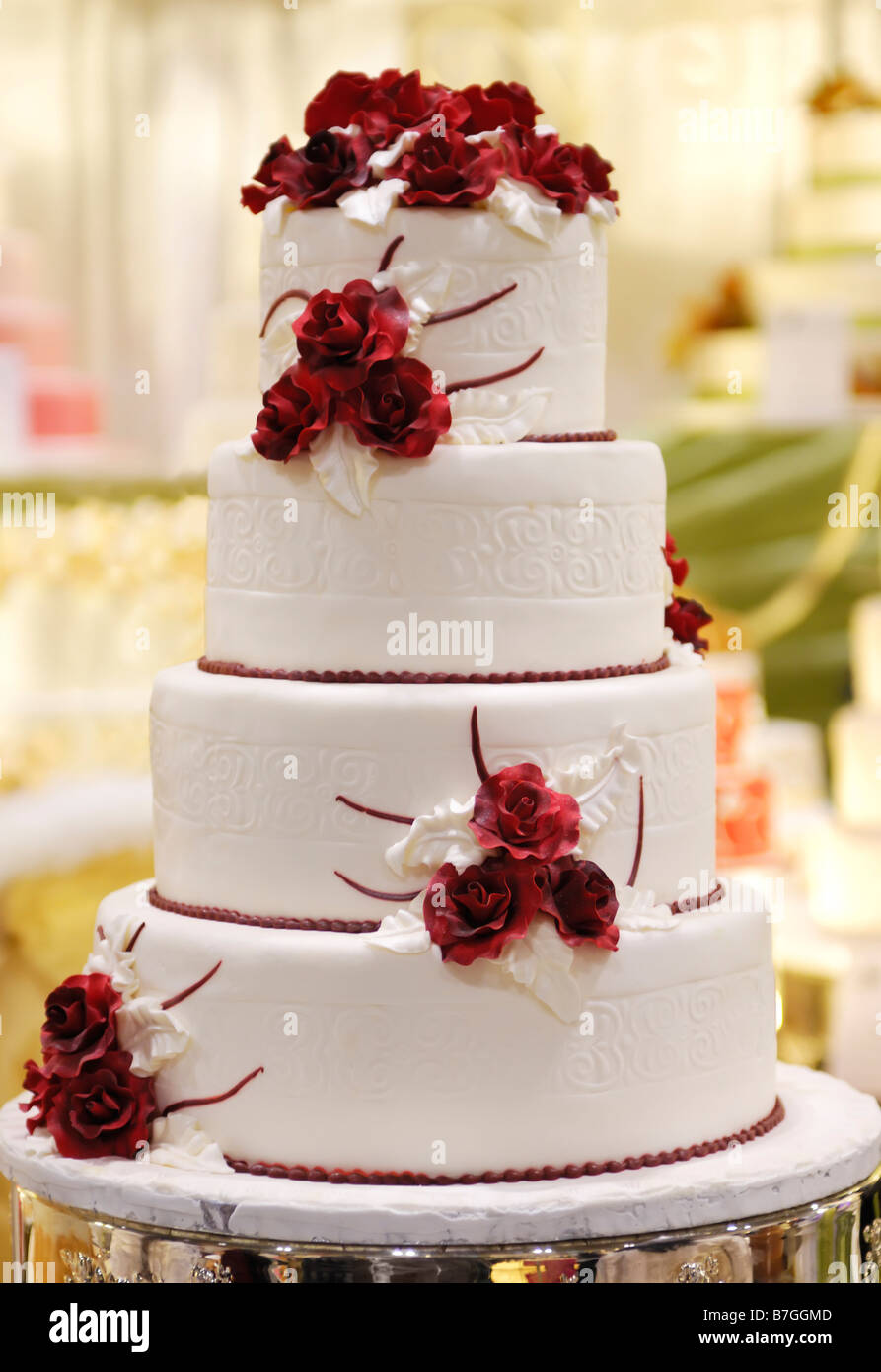 Gâteau de mariage à plusieurs niveaux Banque D'Images