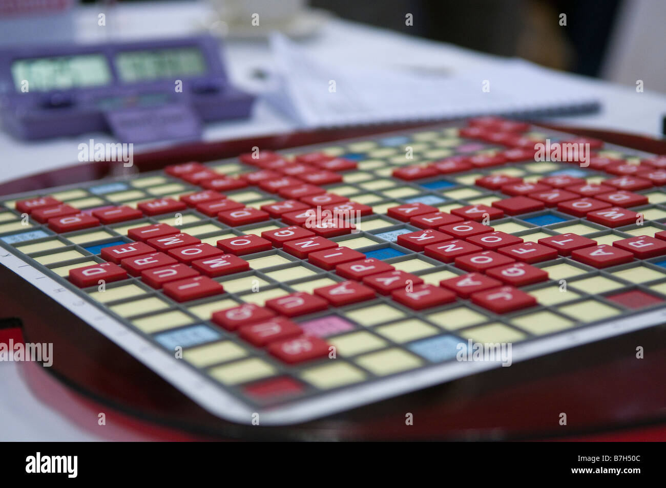 Scrabble board et du compteur à la fin du jeu à l'Irlande du Nord championnat de Scrabble Banque D'Images