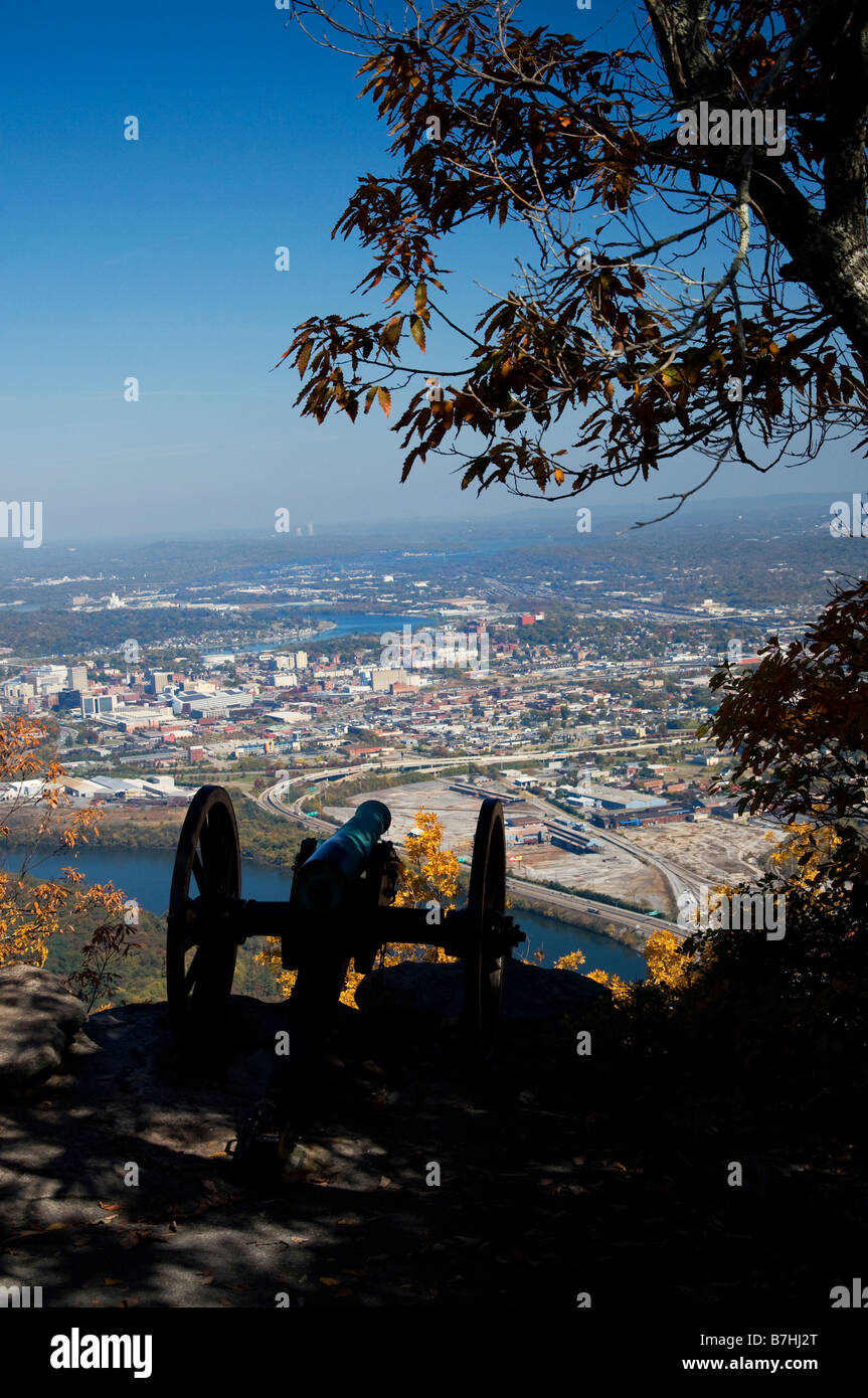Cannon donnant sur Chattanooga at Point Park Chickamauga Chattanooga National Military Park Lookout Mountain West Virginia Banque D'Images