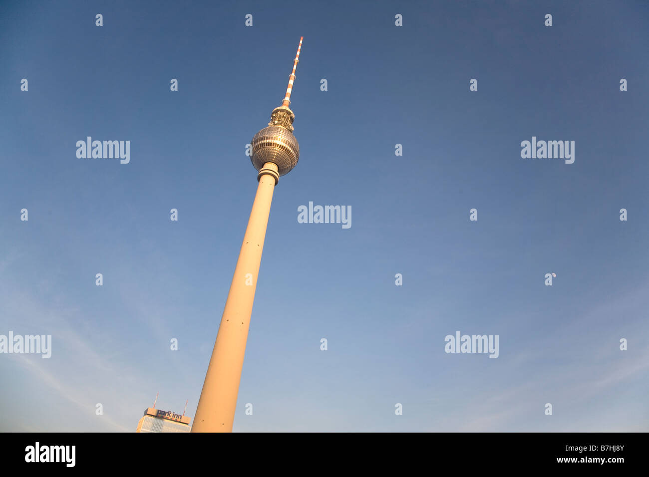 Célèbre De la tour de la télévision de Berlin en Allemagne Banque D'Images