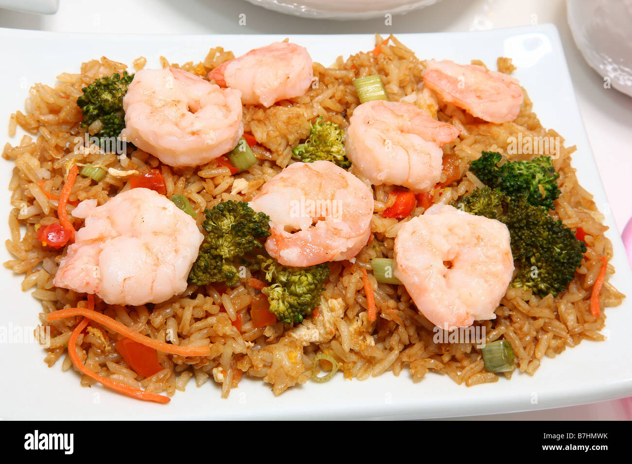 Riz frit aux crevettes asiatiques avec brocoli carotte gingembre koréen Banque D'Images