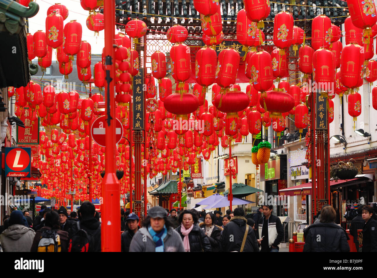 Lampions rouges dans Chinatown Londres Banque D'Images