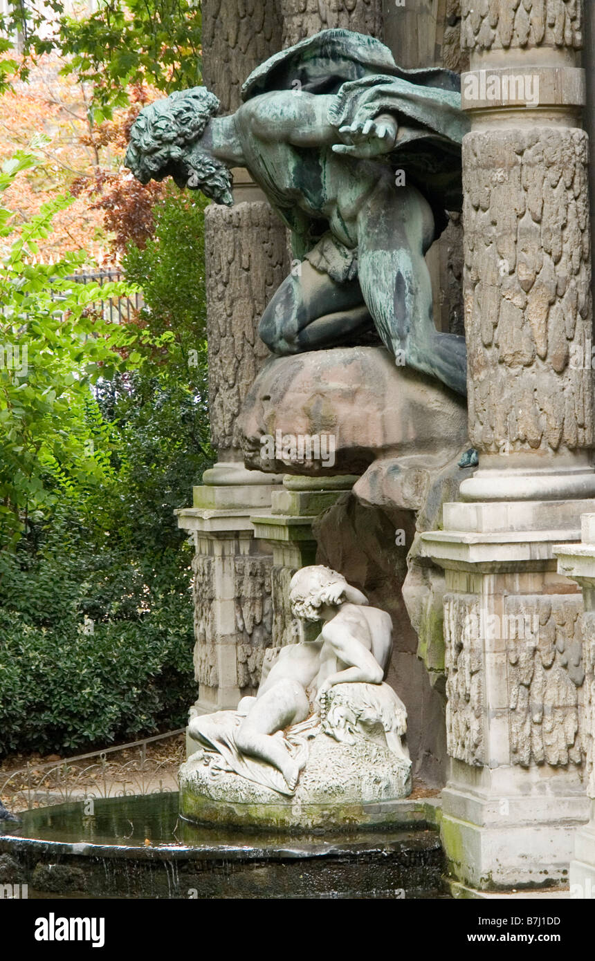 Polyphème et Galatée dans les bras d'Acis le berger à la fontaine Médicis (La fontaine Médicis au Jardin du Luxembourg) Banque D'Images