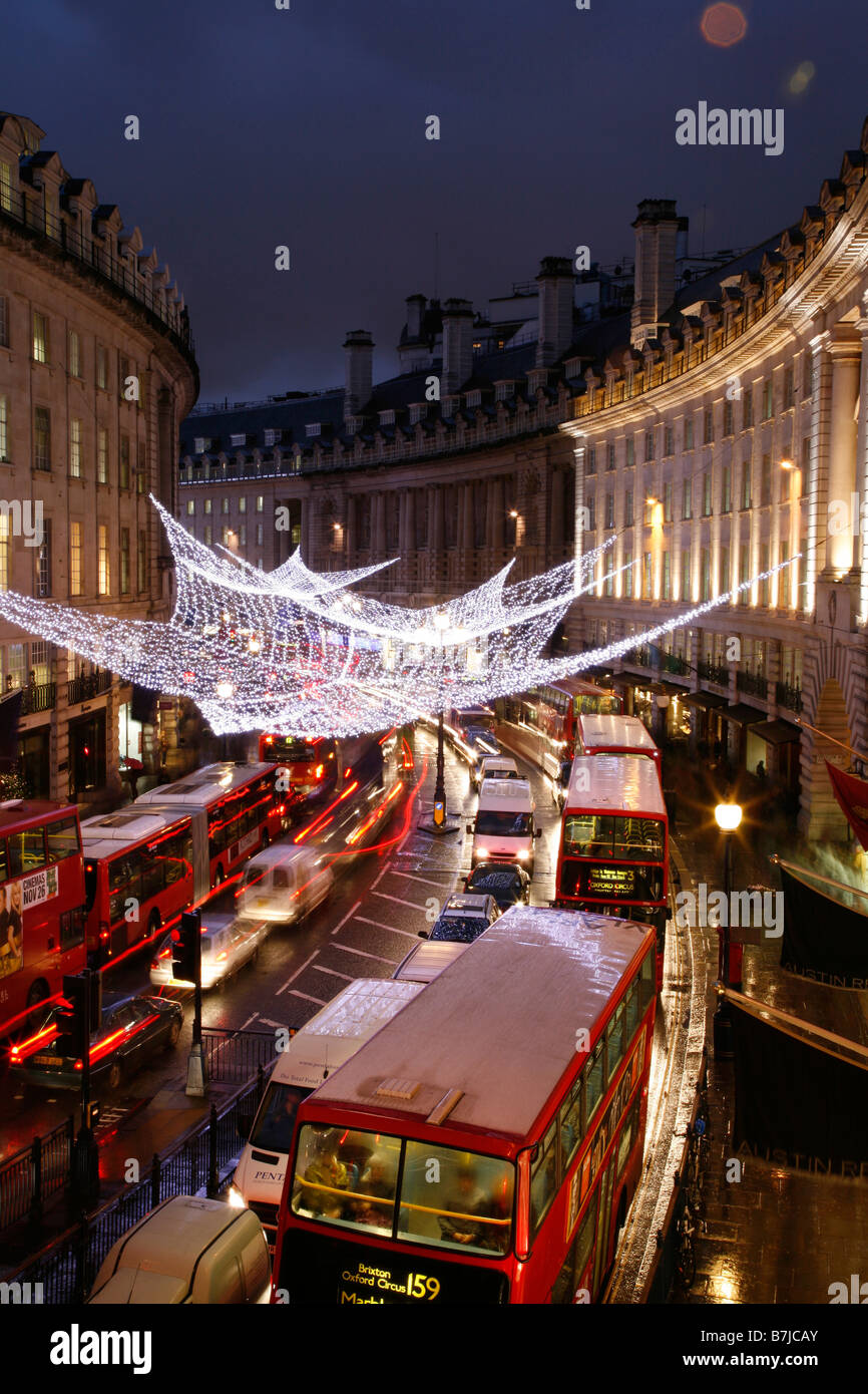 Lumières de Noël dans le quadrant dans Regent Street, Londres Banque D'Images