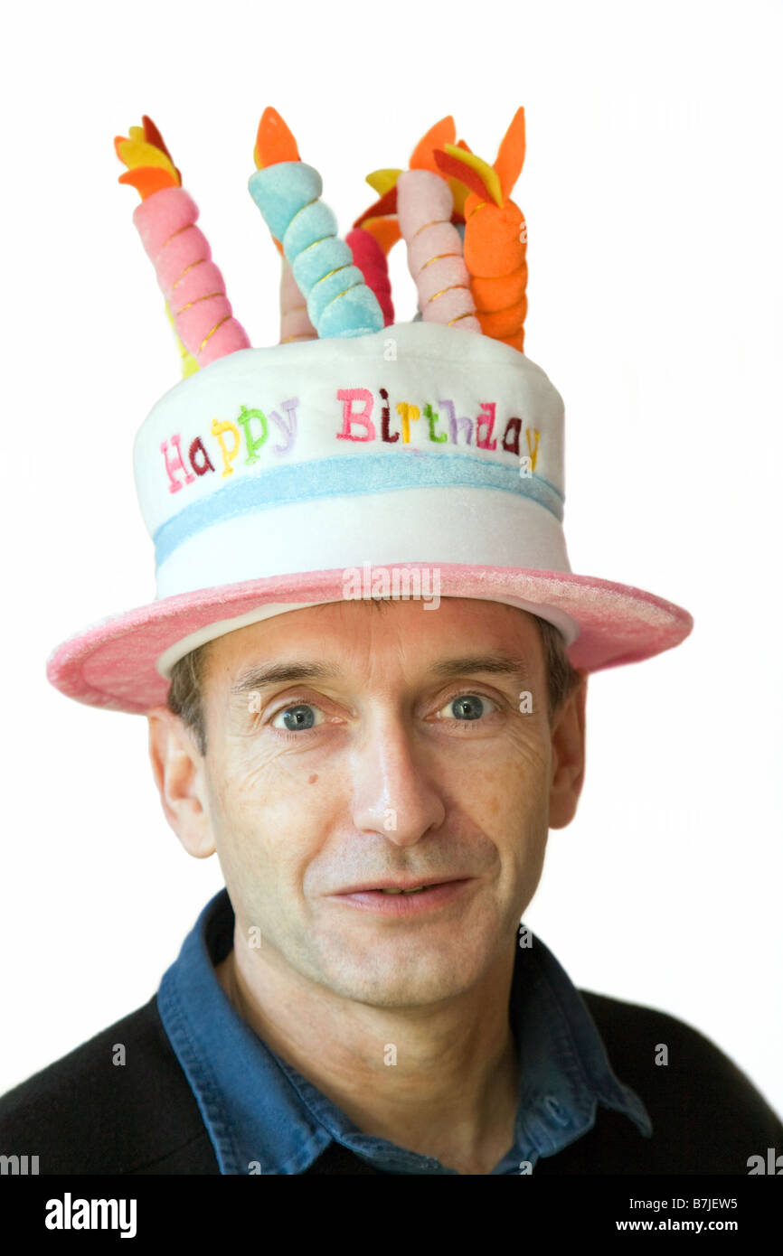 Chapeau de joyeux anniversaire Banque de photographies et d'images à haute  résolution - Alamy