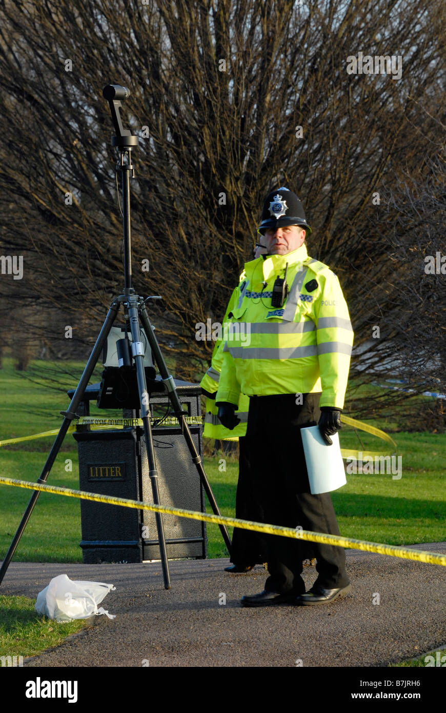 SOCO Police maps une scène de crime avec un appareil photo à 360 degrés Banque D'Images