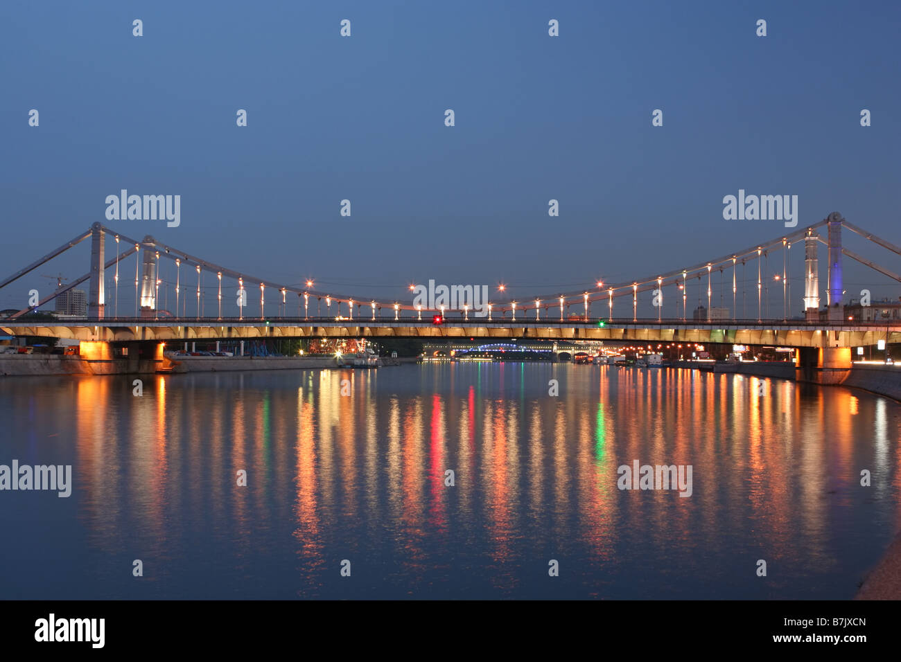 Krymsky Bridge (Pont de Crimée) à Moscou Banque D'Images