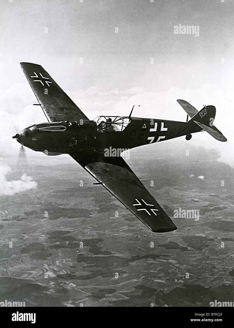 Мессершмитт ме 109. Бомбардировщик хэндли-пейдж 0/400. Самолеты 2 мировой. Самолеты 2 мировой. F4u-4 corsair.