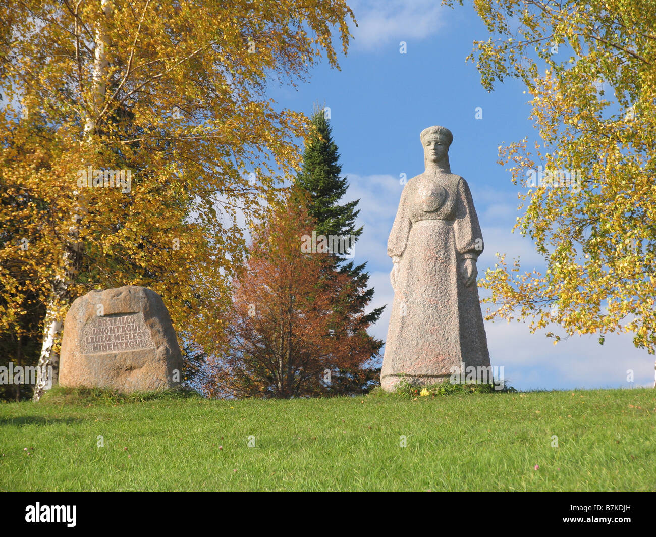Sculpture de Setu chanteuse folk dans Obinitsa, Tallinn, Estonie, Europe Comté Banque D'Images