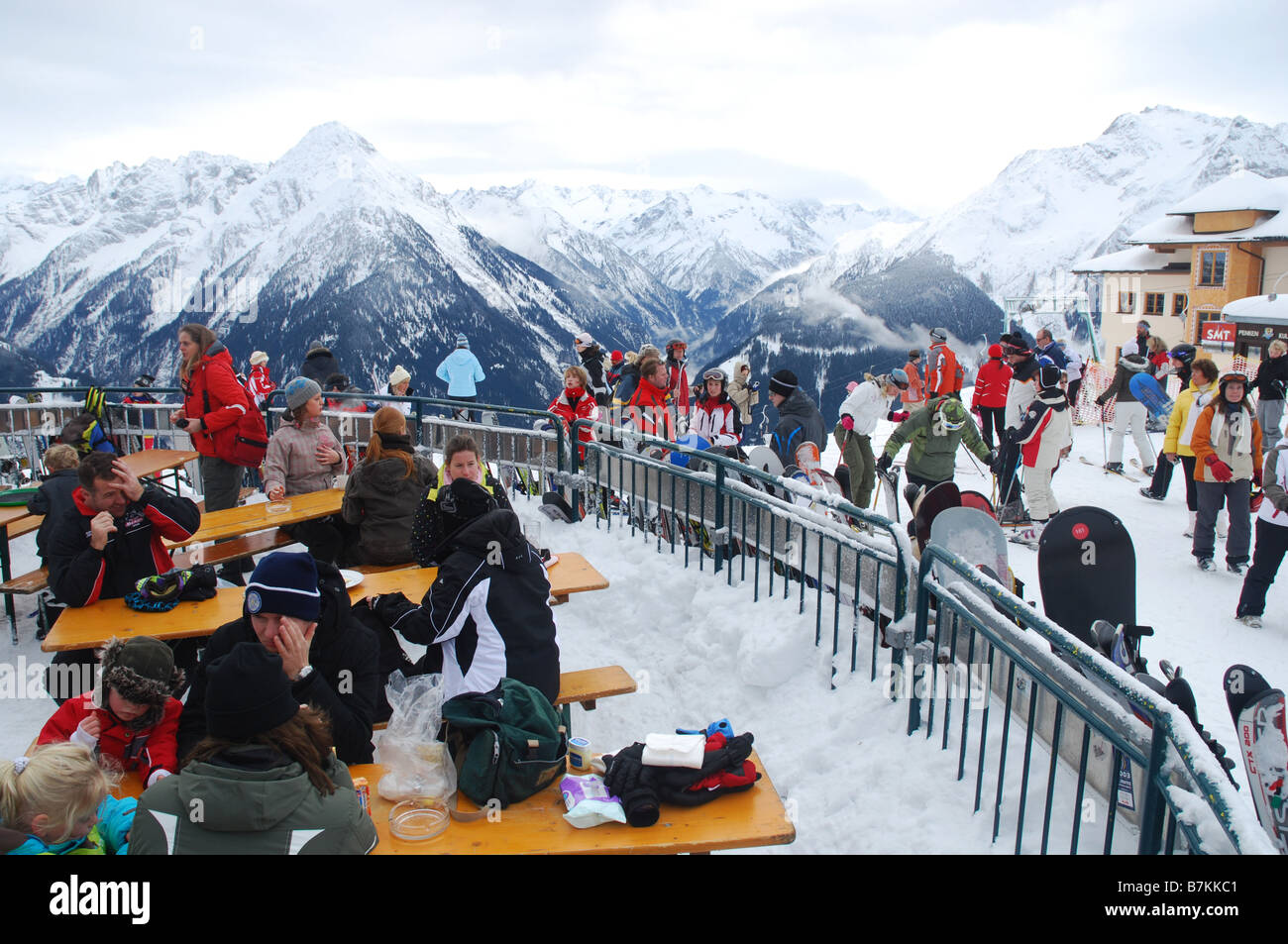 En prenant une pause dans l'Ahorn Penkenbahn montagne Autriche Banque D'Images