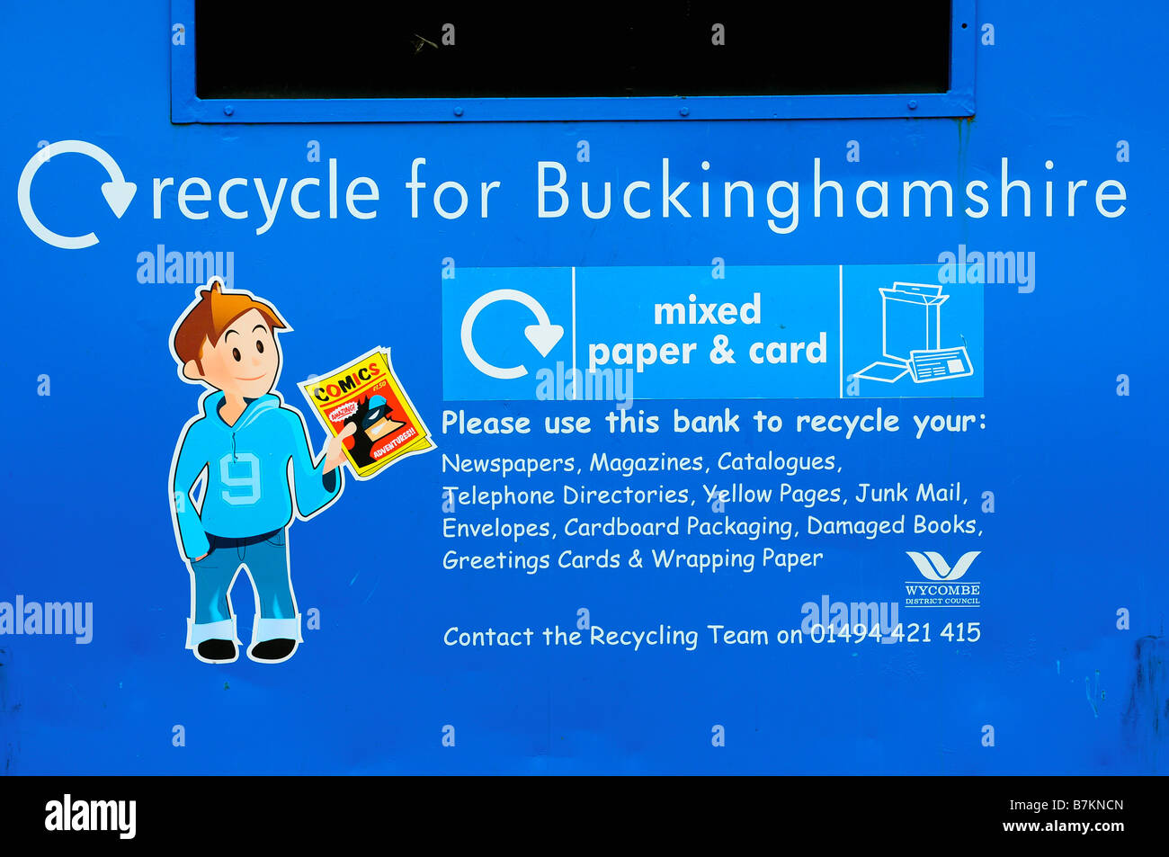 Bac de recyclage de papier et de carton, Bucks, Royaume-Uni Banque D'Images