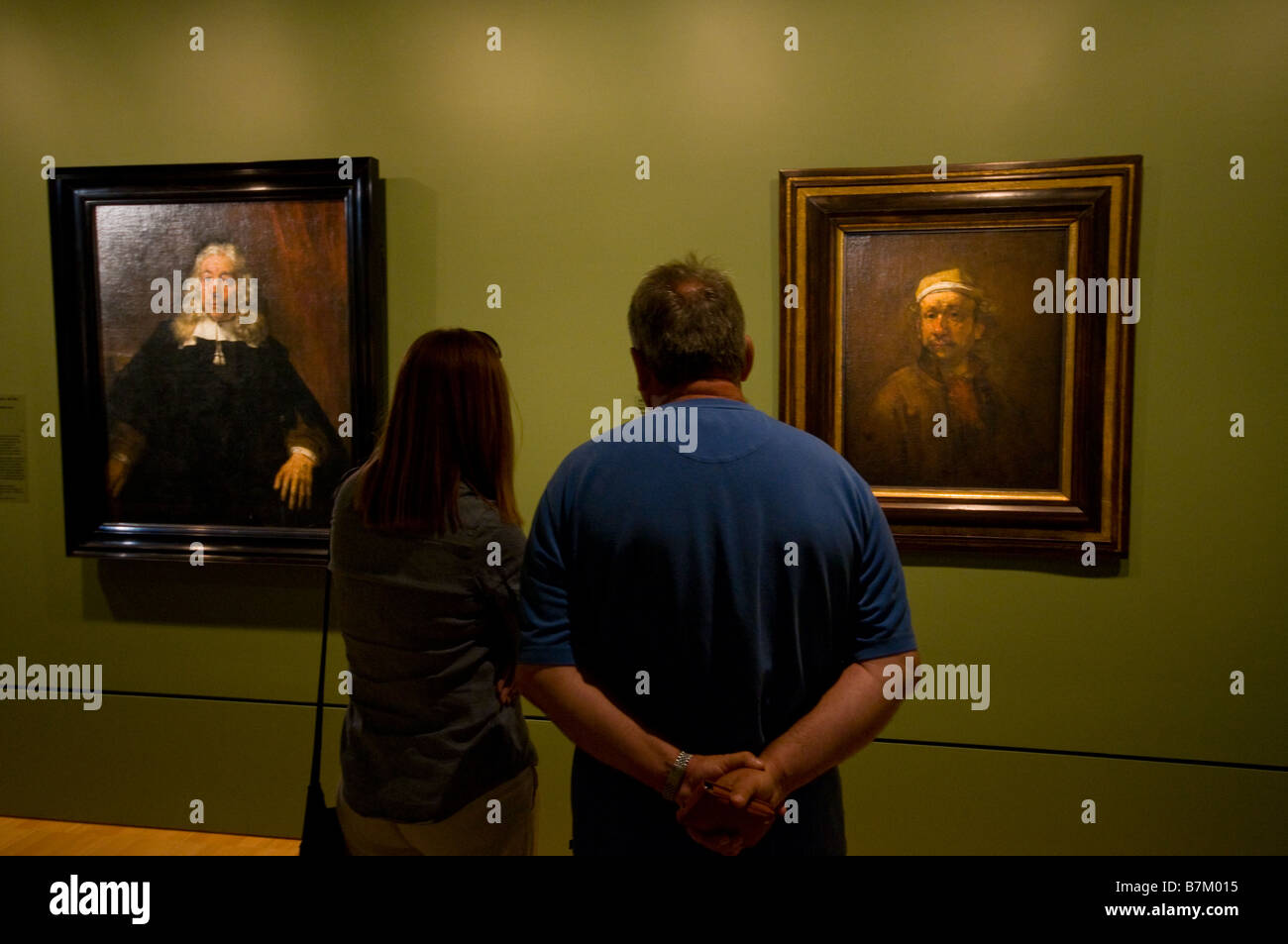 Les visiteurs de la National Gallery of Victoria admirer peintures de Rembrandt Banque D'Images