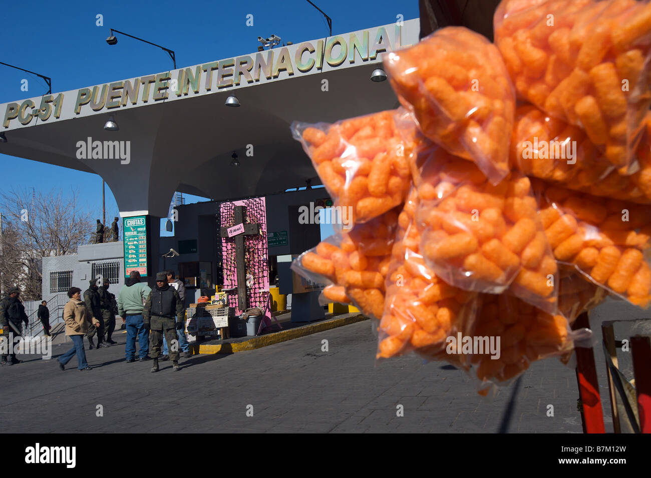 Santa Fe traversée de pont de l'Avenue Juarez de Ciudad Juarez au Mexique à El Paso au Texas Banque D'Images
