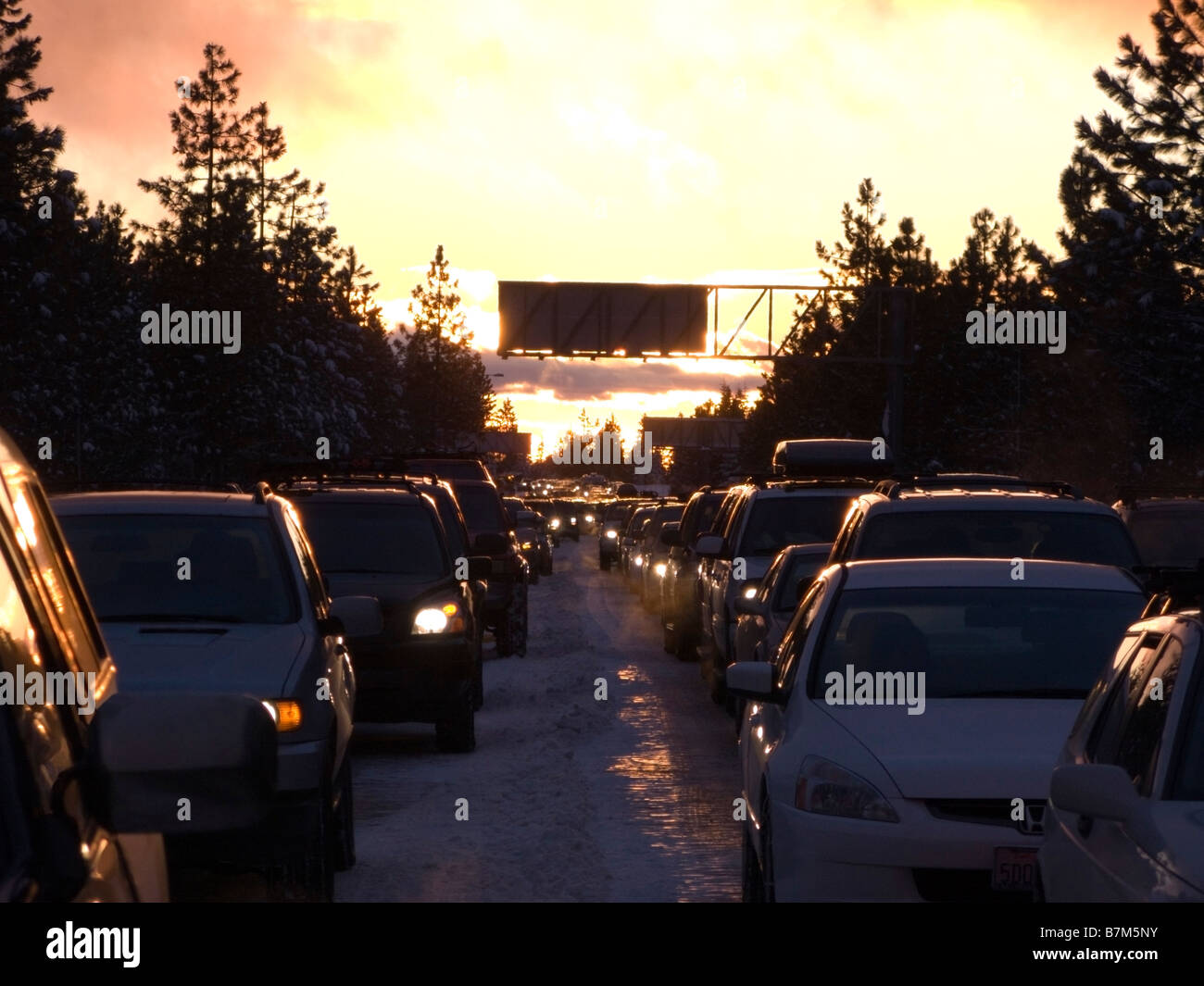 Le trafic d'hiver aux États-Unis sur l'Interstate-80 à partir de la région de la baie de Californie à North Lake Tahoe ski et Reno, NV. Banque D'Images