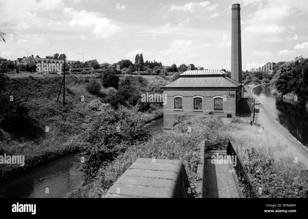 La nouvelle station de pompage de Smethwick, Smethwick, Sandwell et le nouveau (à gauche) et l'ancienne ligne principale de Birmingham Canal. Banque D'Images