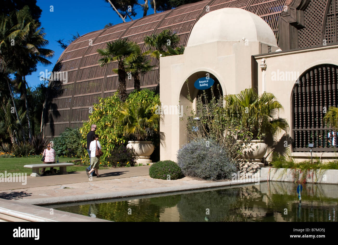 Le bâtiment de botanique et étang à poissons dans le Balboa Park, San Diego, Californie. Banque D'Images