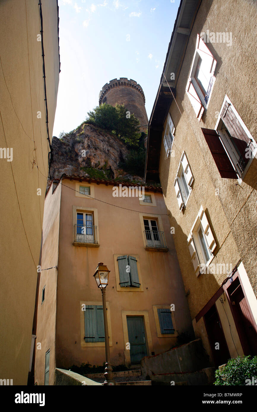 Une vue de la ville de Foix, France. Passerelle vers les Pyrénées Banque D'Images