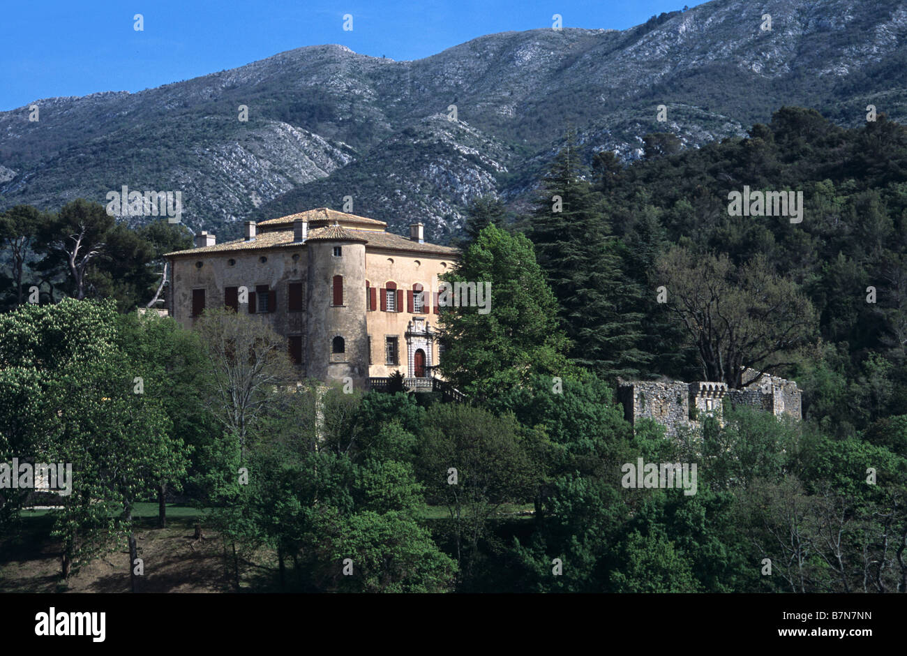 Chateau De Picasso Le Chateau De Vauvenargues Et Mont Sainte Victoire Ou Montagne Sainte Victoire Aix En Provence Provence France Photo Stock Alamy Chateau De Picasso Le Chateau De Vauvenargues Et Mont Sainte Victoire Ou Montagne Sainte Victoire Aix En Provence Provence France Photo Stock Alamy