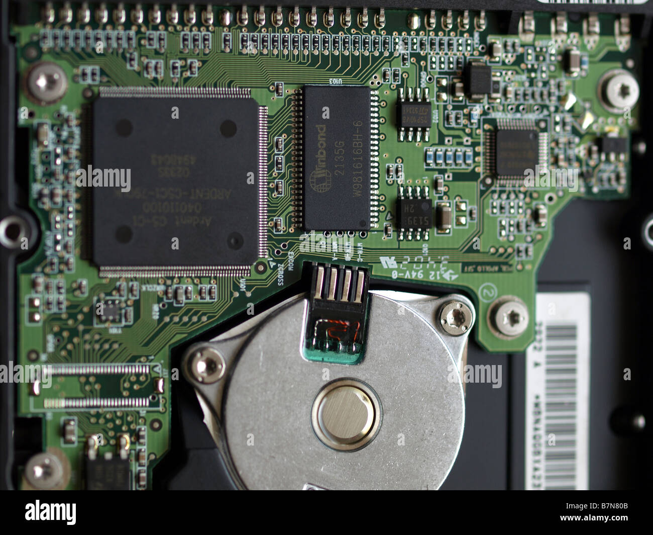 Une macro image de disque dur d'ordinateur. Banque D'Images