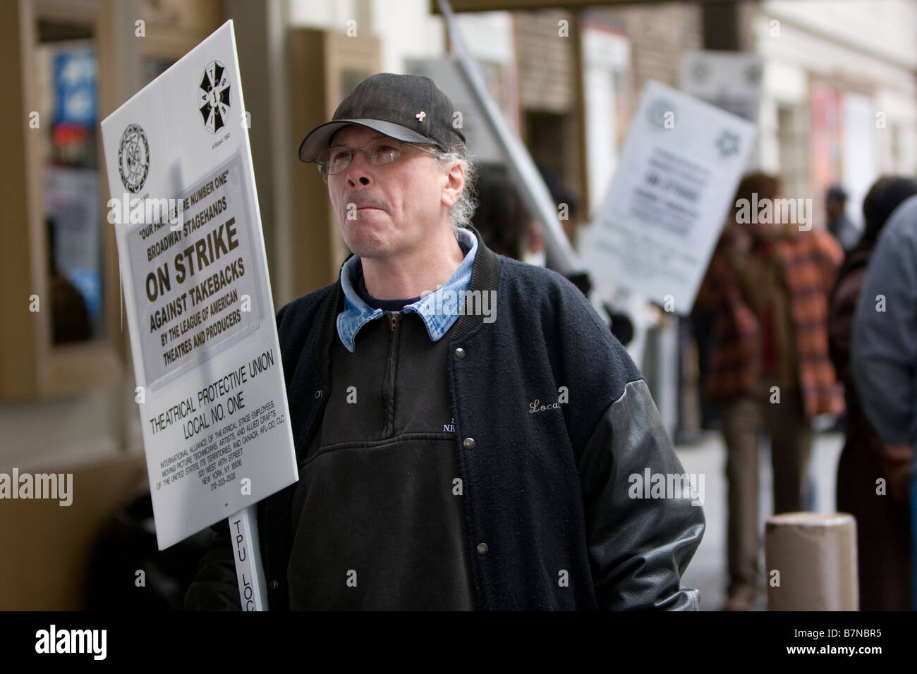 Membre de l'Union européenne en grève Stagehands Broadway à Manhattan, New York. Banque D'Images