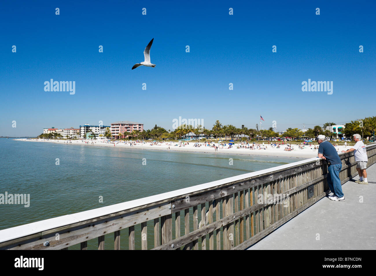 Plage de la jetée, Estero Island, Fort Myers Beach, la Côte du Golfe, Florida, USA Banque D'Images