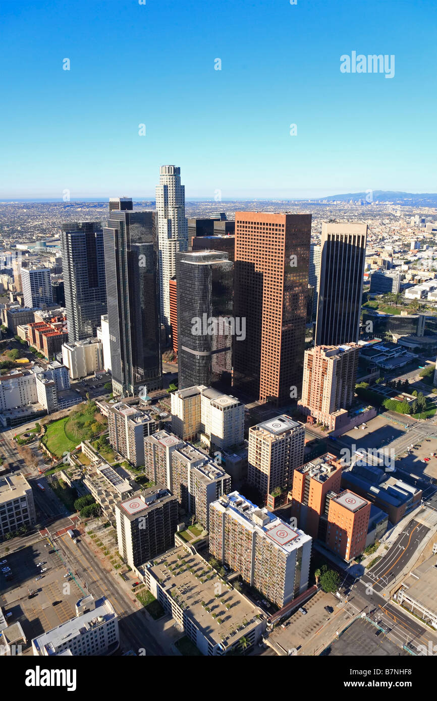 Aerial croix au centre-ville de Los Angeles California USA Skyline Banque D'Images