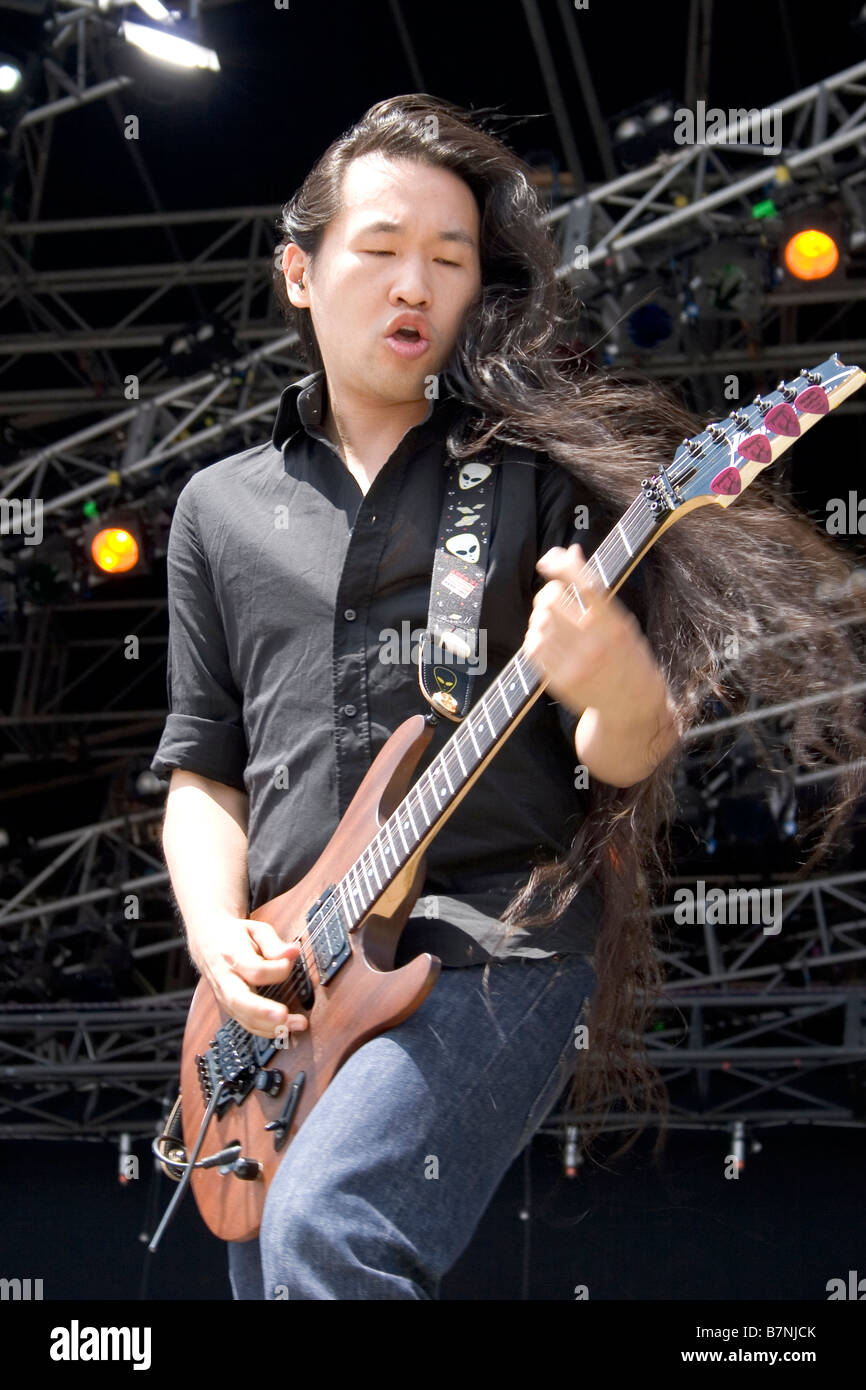 La musique rock au Download festival le plus grand festival de rock lourd  UKs groupe jouant de Dragonforce, guitariste Herman Lee Photo Stock - Alamy
