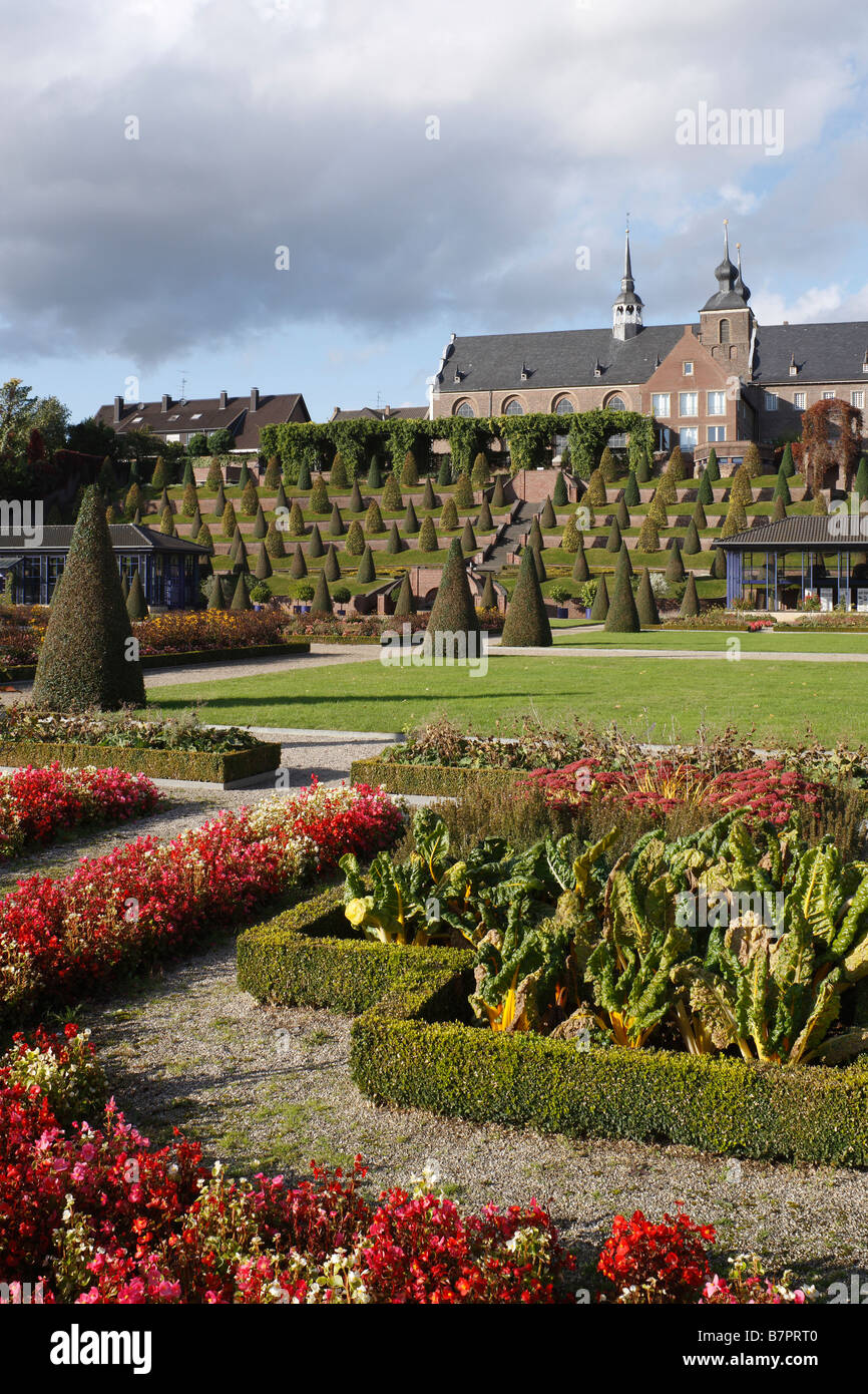 Kamp-Lintfort, Kloster Kamp, Terrassengarten, Blick auf die von Südwesten Terrassen und das Kloster Banque D'Images