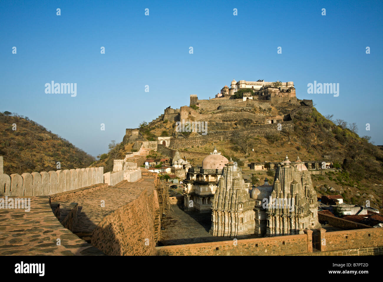 Inde Rajasthan Kumbalgarh l'énorme Kumbalgarh Fort a été construit par Rana Kumbha au 15e siècle Banque D'Images