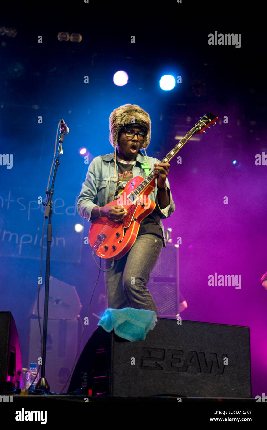Lightspeed Champion (alias Devonte Hynes) joue sur la scène au Reading Festival 2008 Banque D'Images