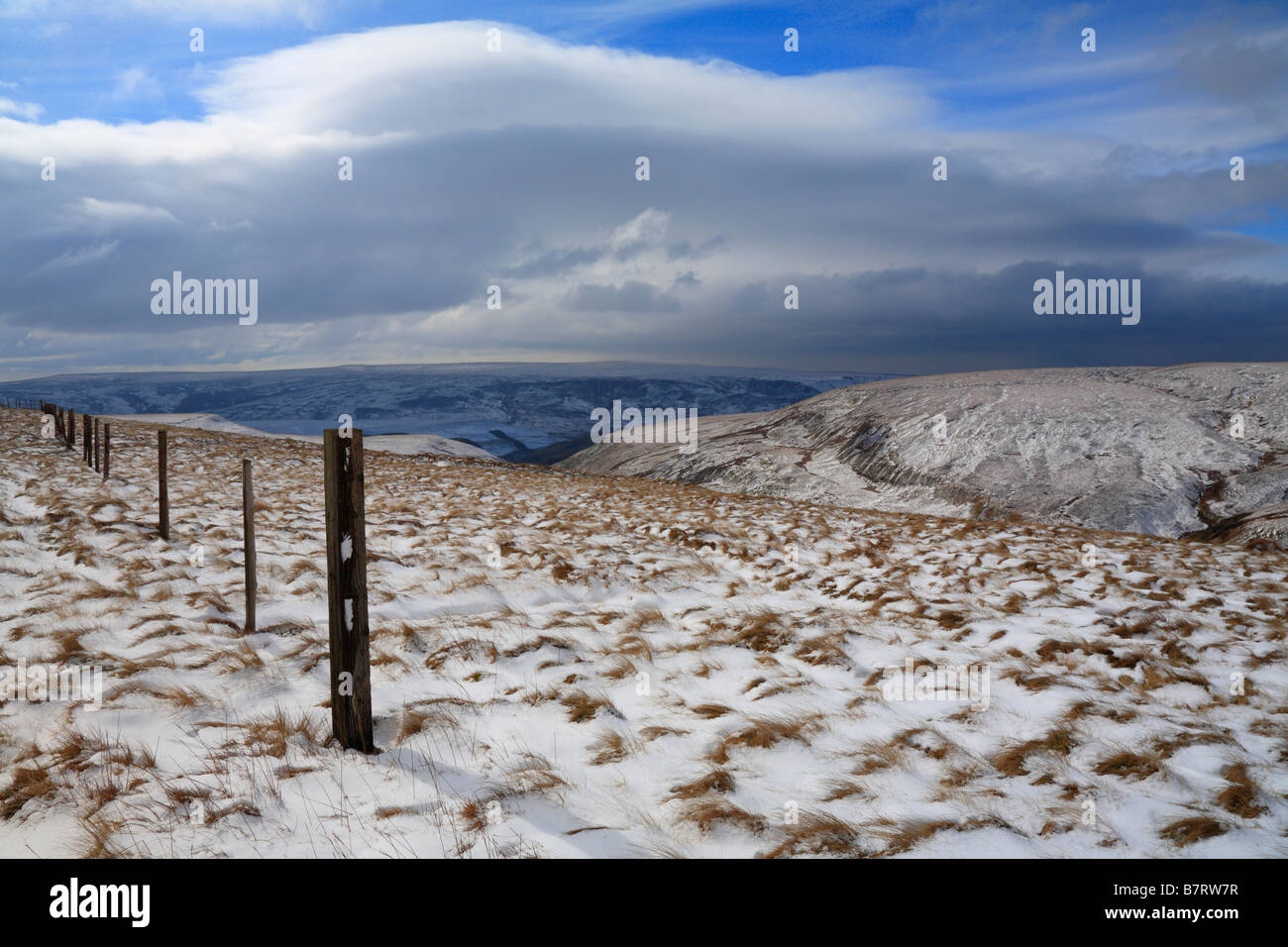Vue d'hiver de Westend Moss et Bleaklow de Wilmer Hill, Derbyshire Peak District National Park, Angleterre Royaume-uni Banque D'Images