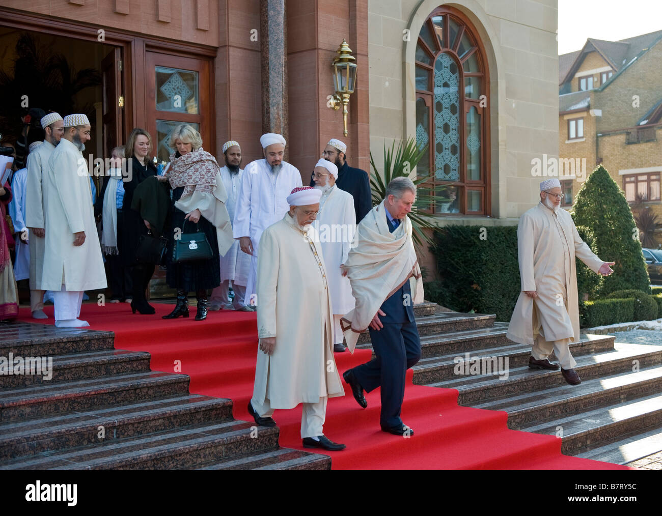 Le Prince Charles et Camilla visiter la Mosquée Bohra Dawoodi, Northolt, Londres UK Banque D'Images