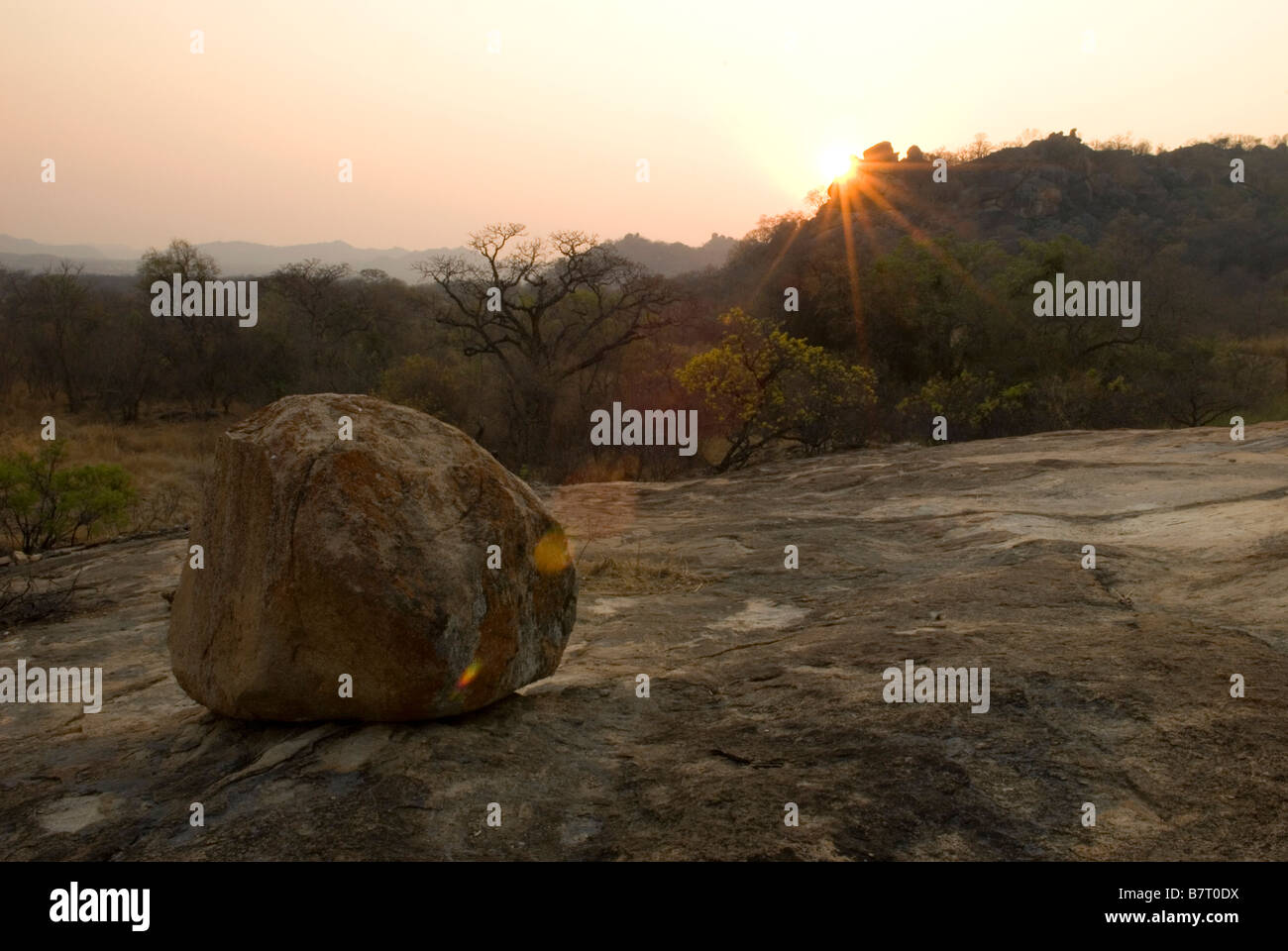 Lever du soleil à Matopos, Zimbabwe Banque D'Images