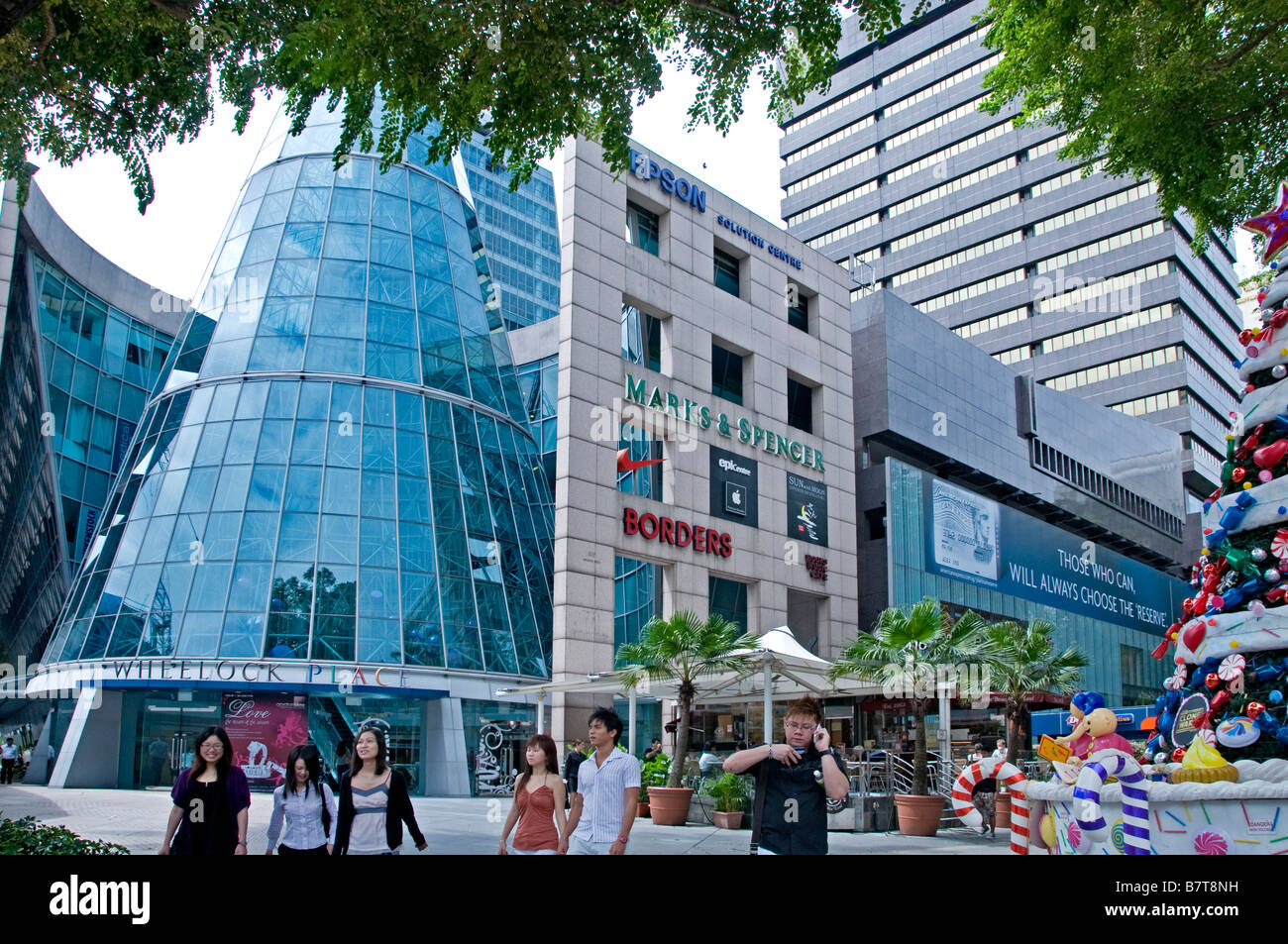 Wheelock Place Singapore Orchard road personnes mode moderne centre commercial de luxe magasin magasins boutiques boutique Banque D'Images