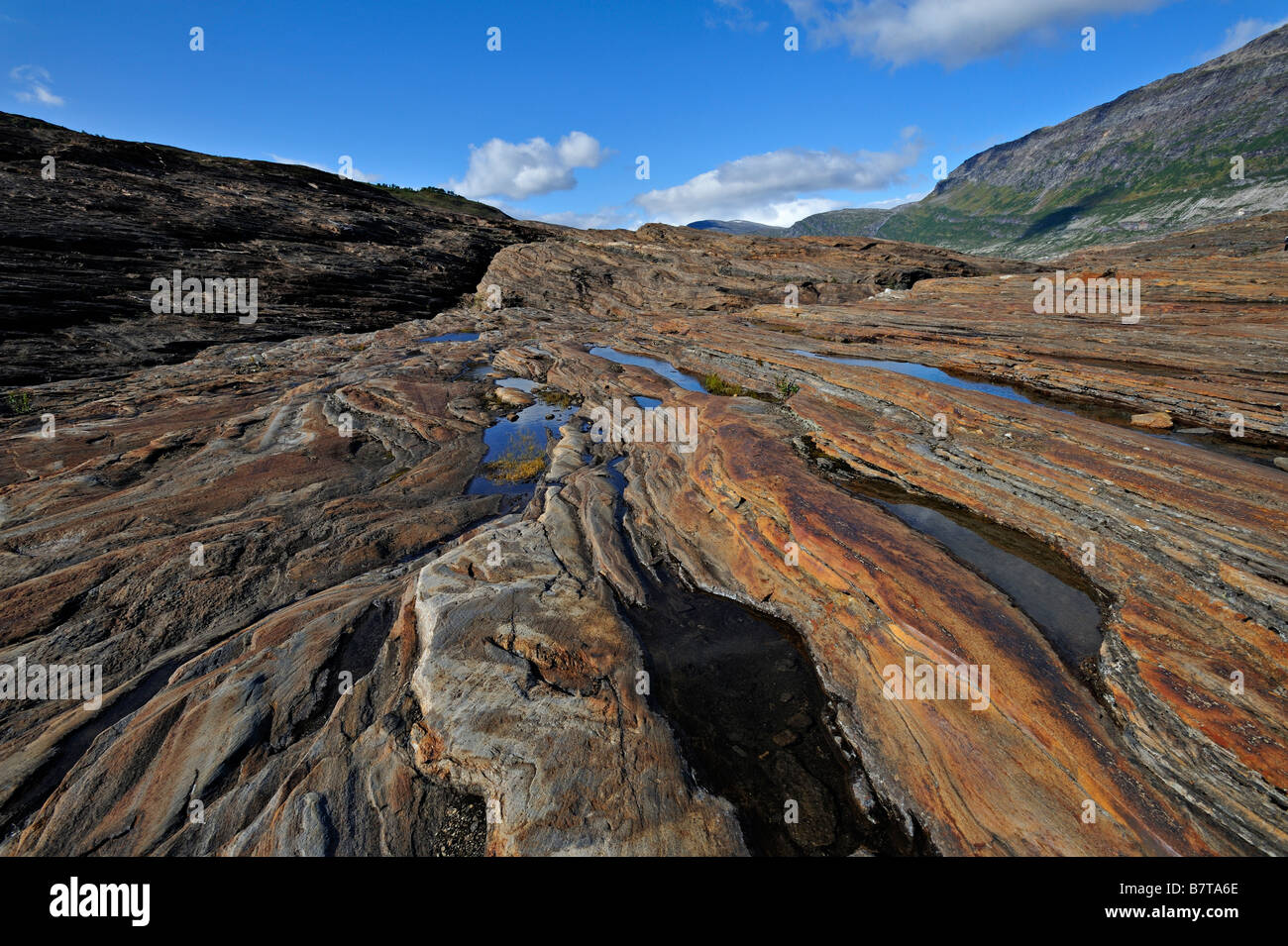 Des formations de roche sculpté de glace sous le glacier Svartisen Svartisdalen la Norvège Banque D'Images