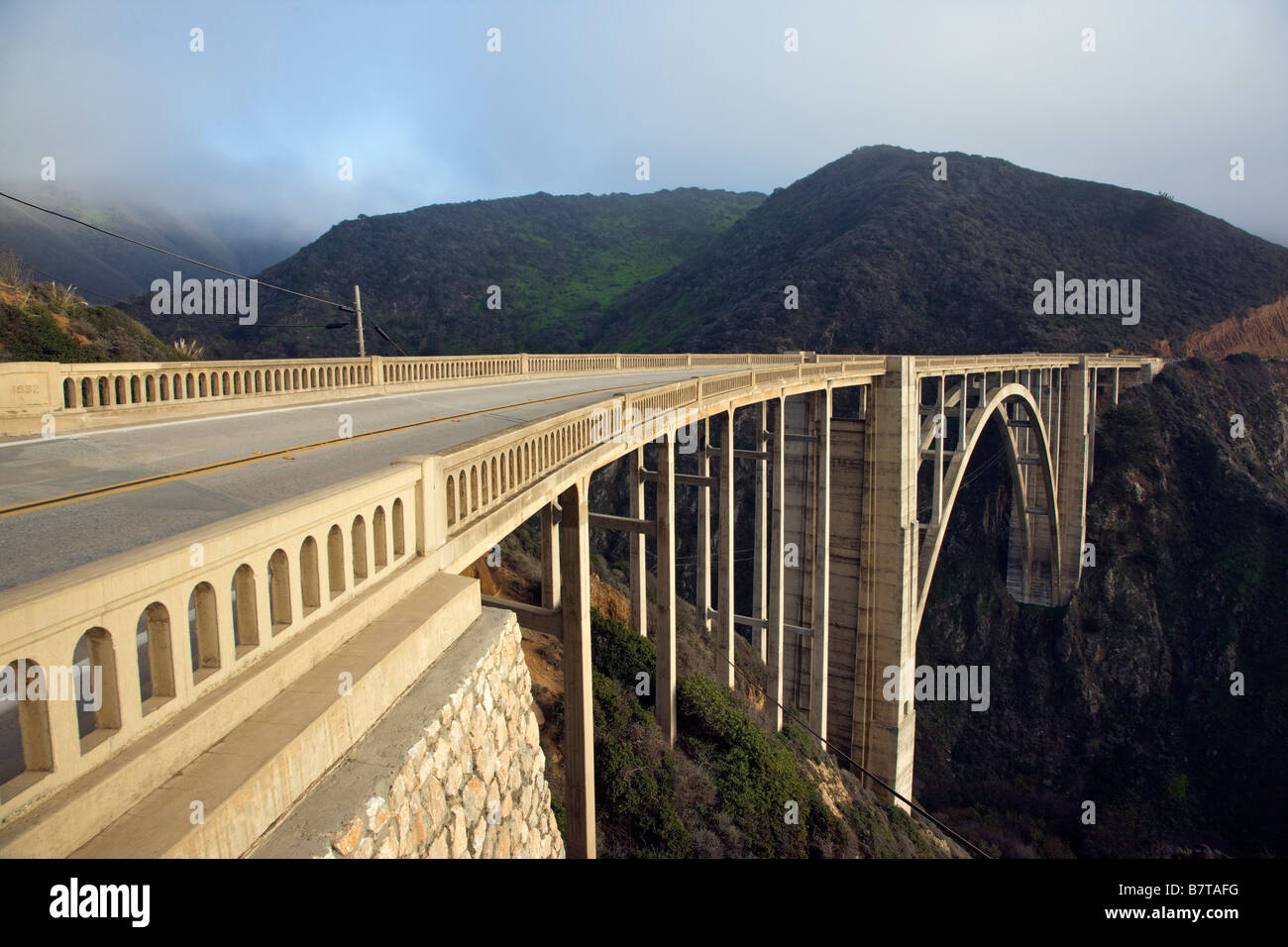 Bixby Bridge, la Route 1, Big Sur, la côte du Pacifique, en Californie, USA Banque D'Images