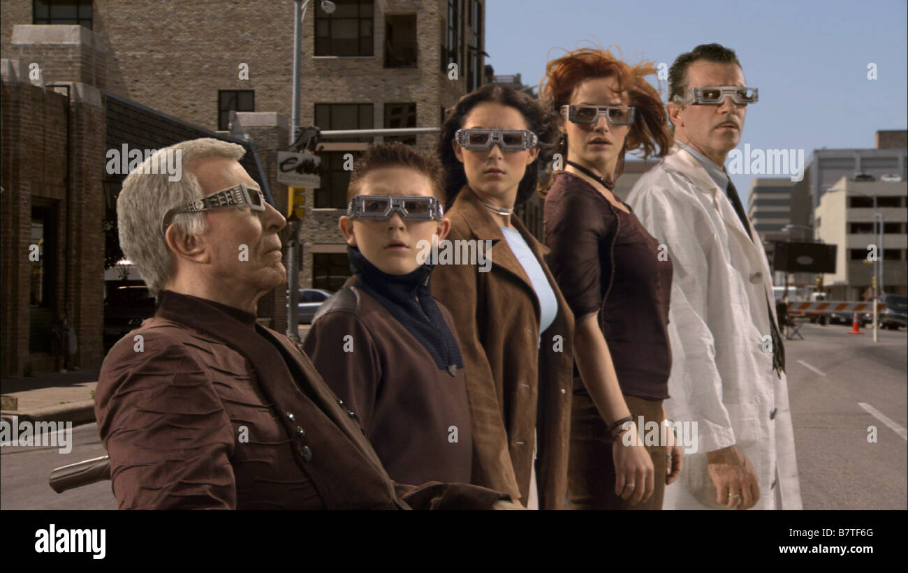 Spy Kids 3-D : Game Over Année : 2003 USA Antonio Banderas, Daryl Sabara, Ricardo Montalban, Carla Gugino, Alexa Vega Réalisateur : Robert Rodriguez Banque D'Images