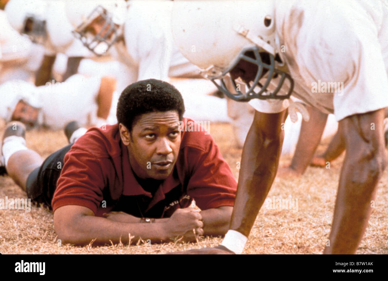 Le Plus Beau Des Combats Le plus beau des combats Remember the Titans Année : 2000 USA Denzel  Washington Réalisateur : Boaz Yakin Photo Stock - Alamy