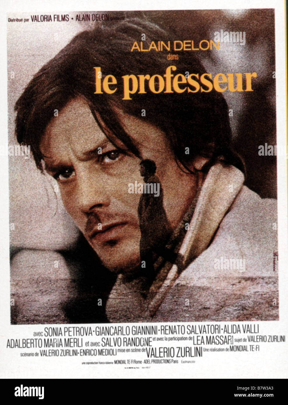 Le Professeur Prima notte di quiete, La Année : 1972 - Italie Alain Delon  affiche / poster : Valerio Zurlini Directeur Photo Stock - Alamy