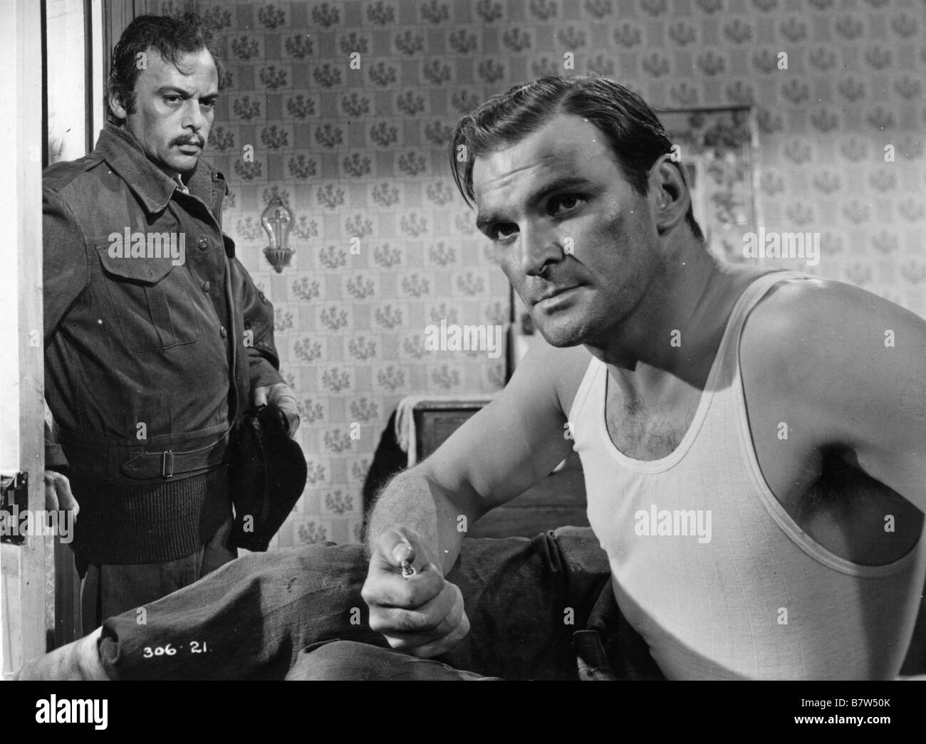 Les pilotes de l'enfer Année : 1957 - UK Stanley Baker, Herbert Lom Réalisateur : Cy Endfield Banque D'Images